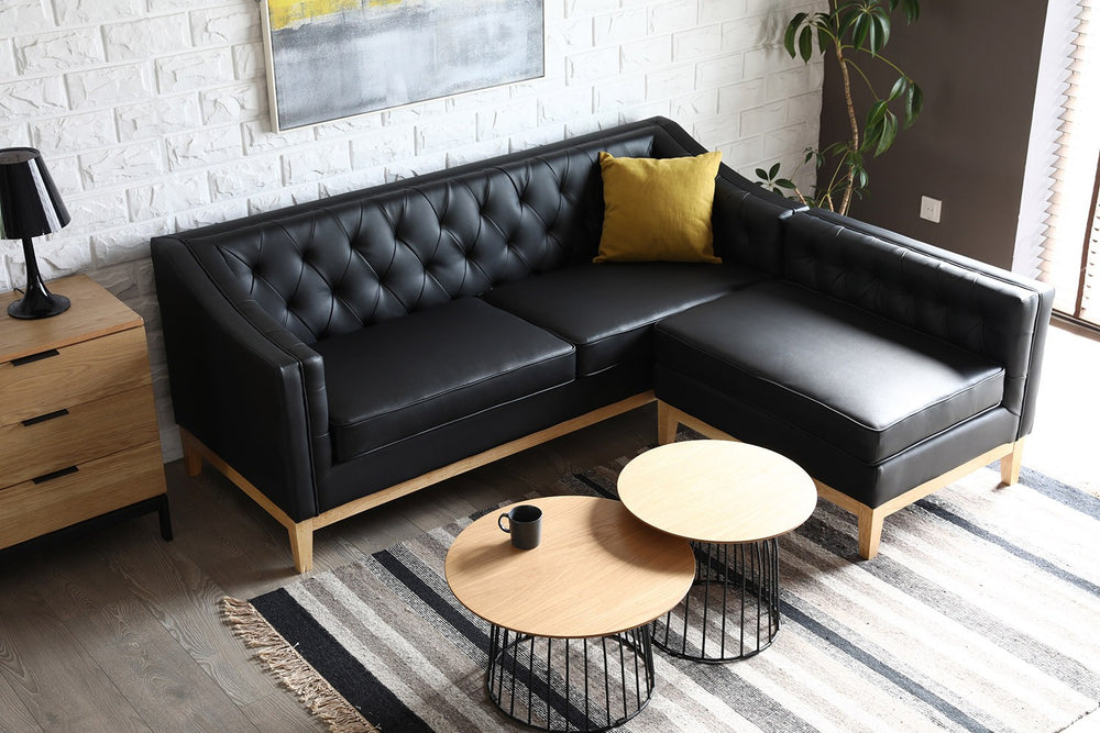 Comment nettoyer un canapé design en simili cuir ?