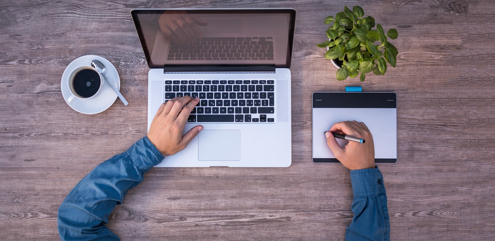 Comment décorer son bureau : astuces pour un espace de travail inspirant et productif