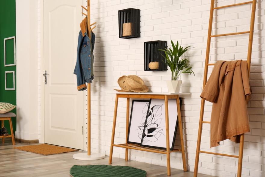 Entrée design avec porte manteau et console
