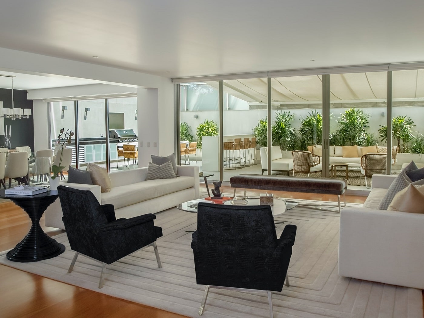 Comment disposer 2 canapés dans un salon ?