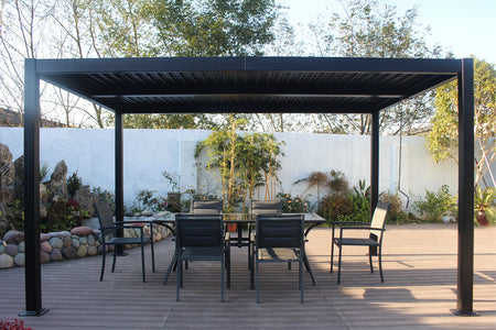 Pergola bioclimatique à double bloc de lames avec structure en aluminium gris Hydra 4x3m ambiance
