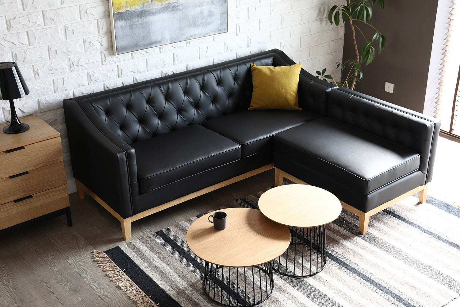 Comment nettoyer un canapé en cuir ? – Concept Usine