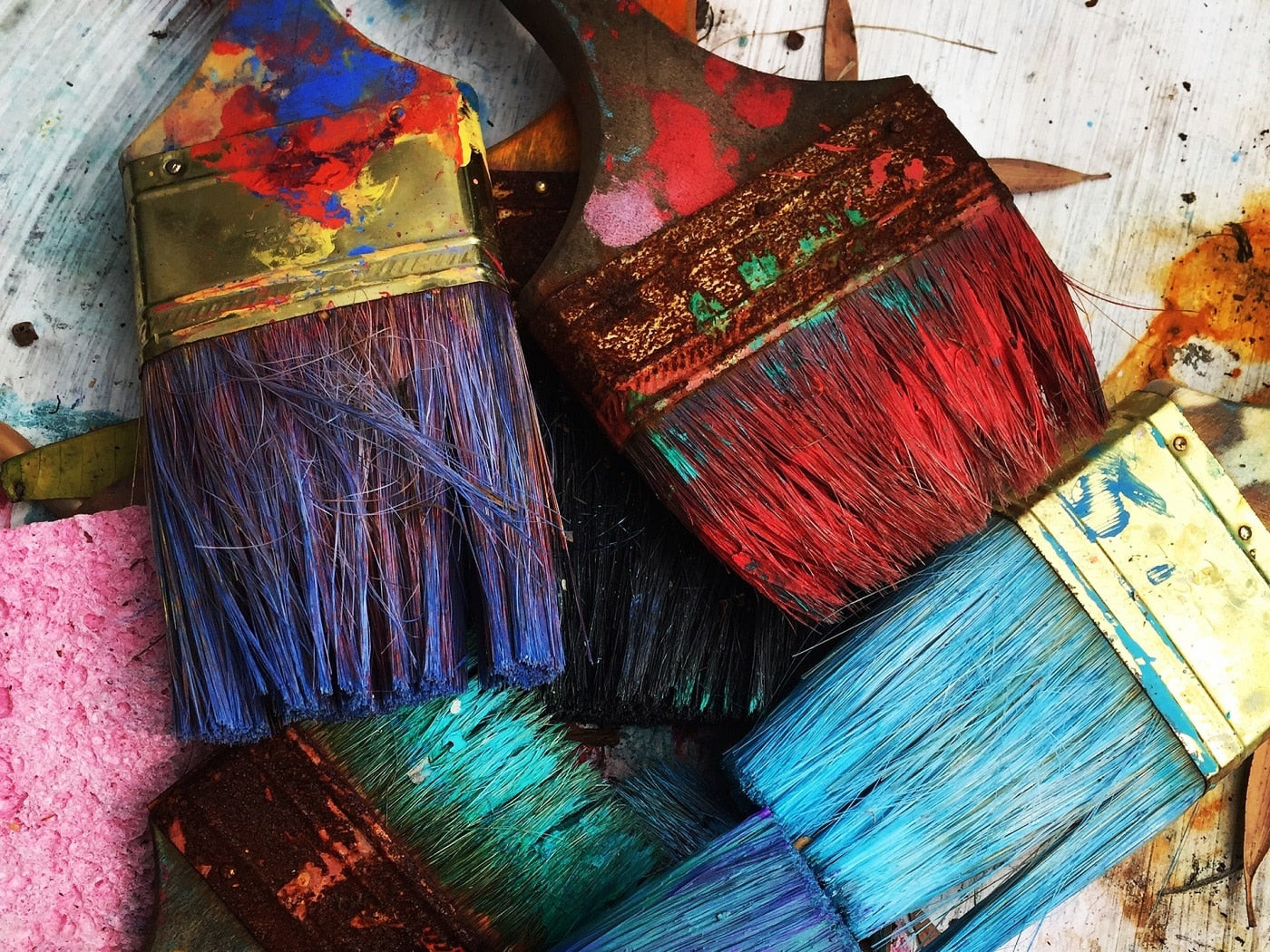 Repeindre un meuble en bois extérieur : quelle peinture choisir ?