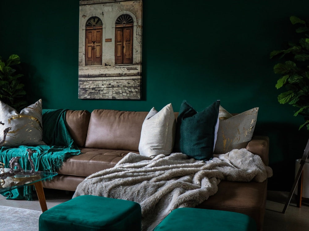 Quelques conseils pour la déco de votre canapé : plaids, coussins...