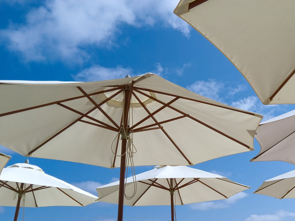 Que faut-il savoir pour lutter contre le vent quand on a un parasol ?