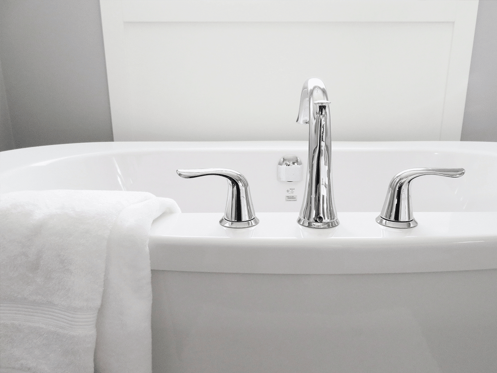 Mélangeur ou mitigeur : quel modèle de robinet salle de bain choisir ?