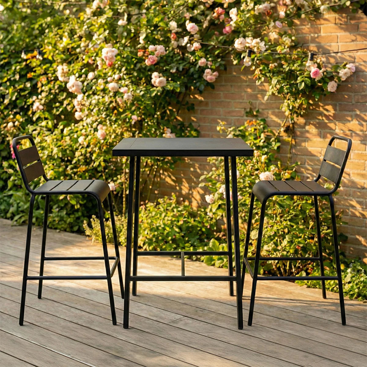 table et chaises acier gris foncé