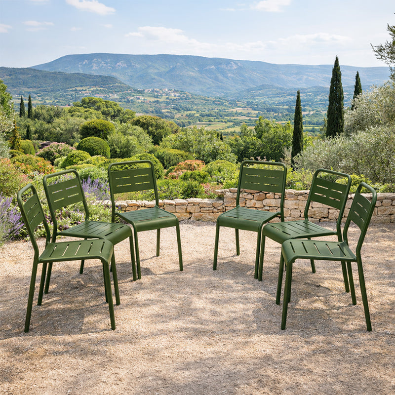 chaise-acier-vert-exterieur-bergame-ambiance-concept-usine