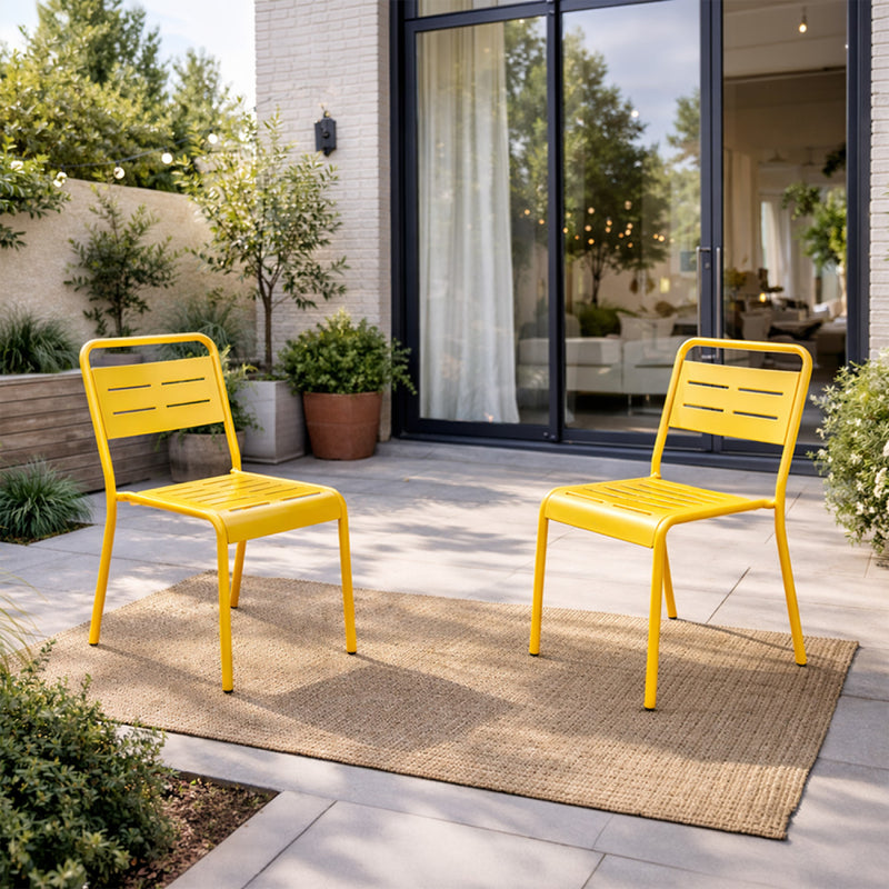 chaise-acier-jaune-exterieur-bergame-ambiance-concept-usine