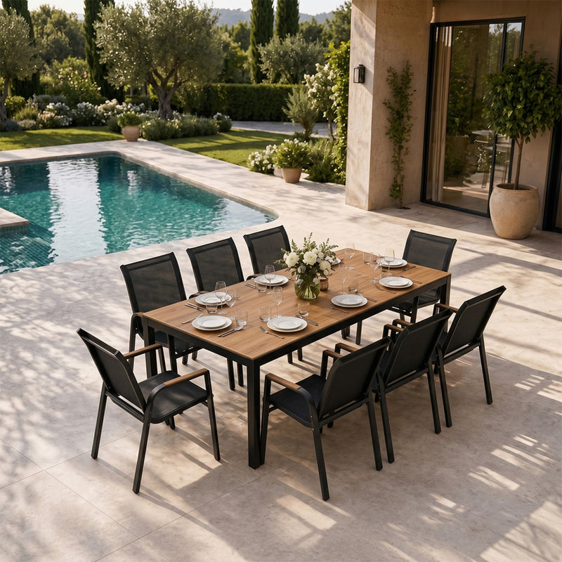 salon-jardin-table-8-chaises-acier-noir-effet-bois-esperance-ambiance-3-concept-usine