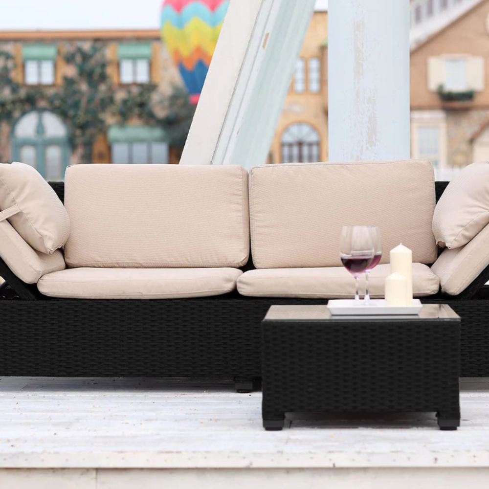 salon de jardin en résine tressée Corfú sur fond Blanc Ecru et Noir 