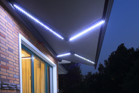 Store banne gris motorisé LED 4x3 m Ceto