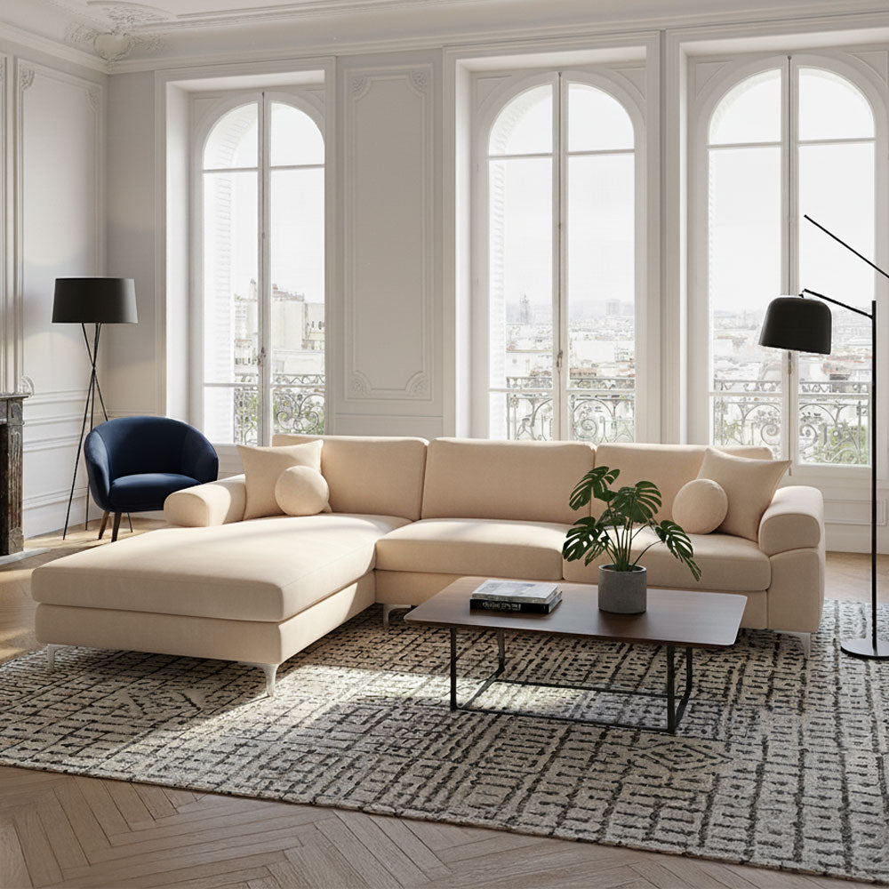 Canapé d'angle gauche 4-5 places velours beige Galway mise en situation