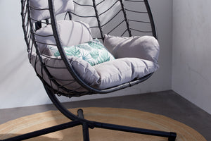 chaise suspendue aspect rotin et support gris zoom 1