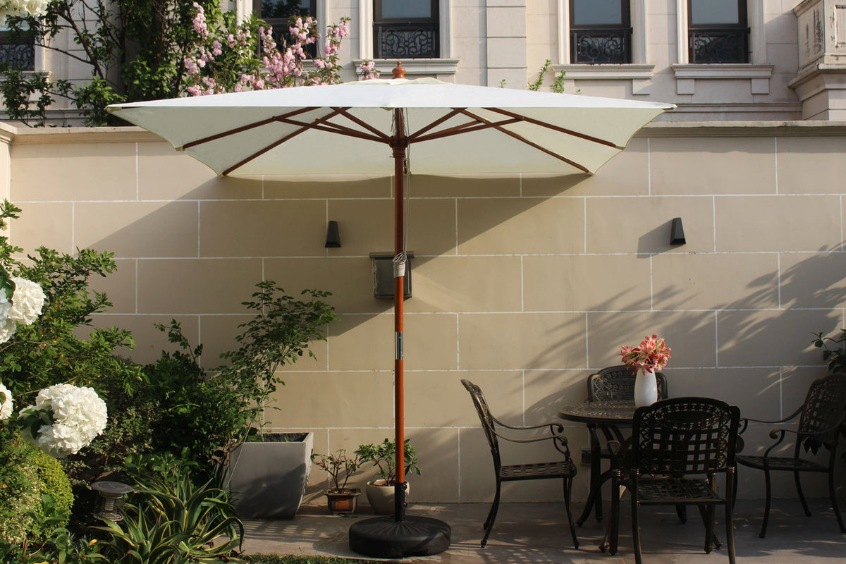 Parasol carré droit 2.5x2.5 écru en bois Matera photo d'ambiance
