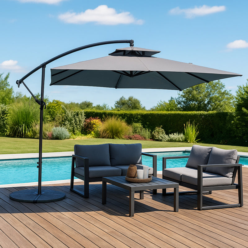 Parasol carré déporté 3x3 gris en aluminium Capri mise en situation bord de piscine