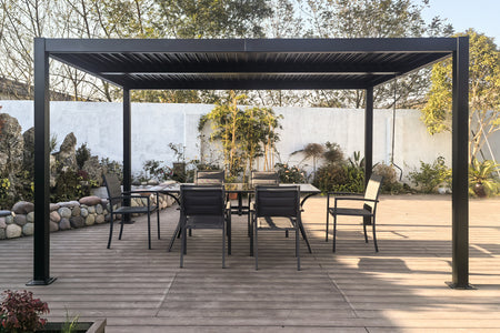 Pergola bioclimatique 4x3m structure et lames en aluminium gris Naxos ambiance