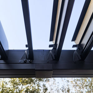 Pergola bioclimatique 4x3m structure et lames en aluminium gris Naxos lames ouvertes
