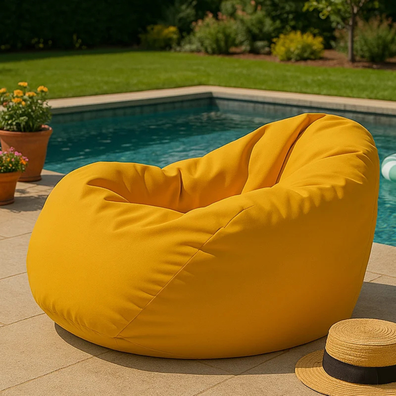 Pouf poire d'extérieur en mousse de polystyrène expansée recyclée Ohau jaune photo d'ambiance
