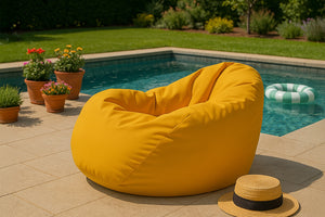 Pouf poire d'extérieur en mousse de polystyrène expansée recyclée Ohau jaune photo d'ambiance