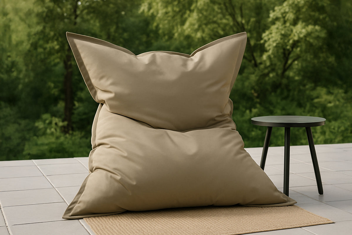 Pouf rectangle XXL en mousse de polystyrène expansée recyclée Moku taupe assise d'extérieur