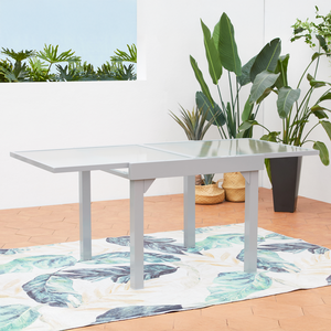 Table salon de jardin 4 à 8 places extensible en aluminium gris clair Molvina table à rallonge ouverte