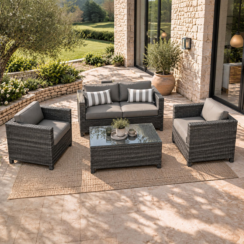Salon de jardin 4 places en résine tressée avec table basse marron et gris foncé AVEA