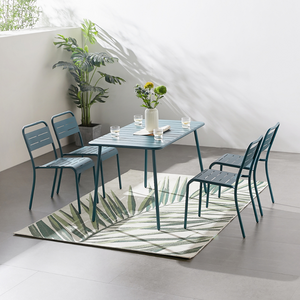 Table bergame en acier bleu 4 à 6 personnes 4 chaises