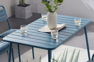 Table bergame en acier bleu 4 à 6 personnes