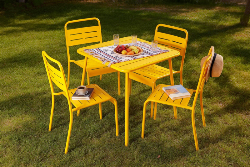 table carré jaune