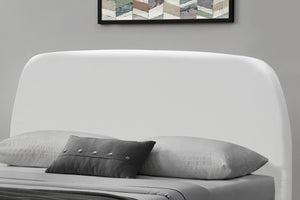 structure de lit scandinave 160x200 cm Blanc Sandvik avec pieds en bois zoom 1