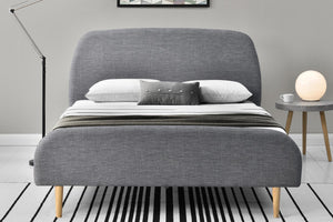 structure de lit de style scandinave Gris clair avec pieds en bois- 160 x 200 cm