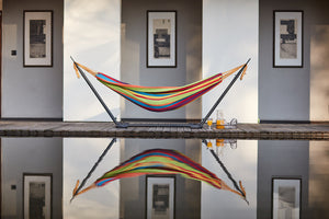 Hamac sur pied 2,6 m avec toile en tissu Copacabana multicolore – Concept  Usine