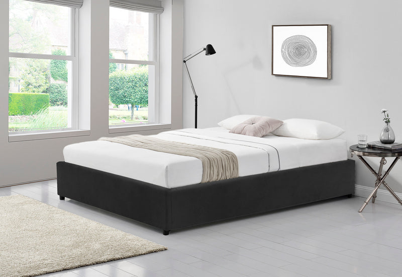 Lit coffre Kennington en velours noir 140 x 190 cm