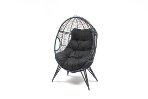 fauteuil oeuf résine effet rotin noir photo sur fond blanc